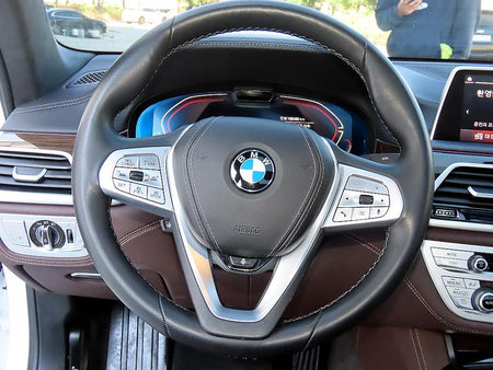BMW 7-Series — photo 08