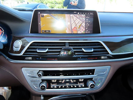 BMW 7-Series — photo 14