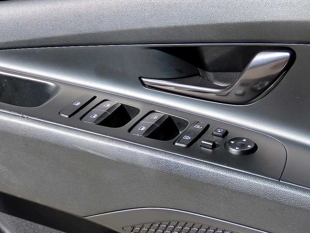 Hyundai Avante — photo 11