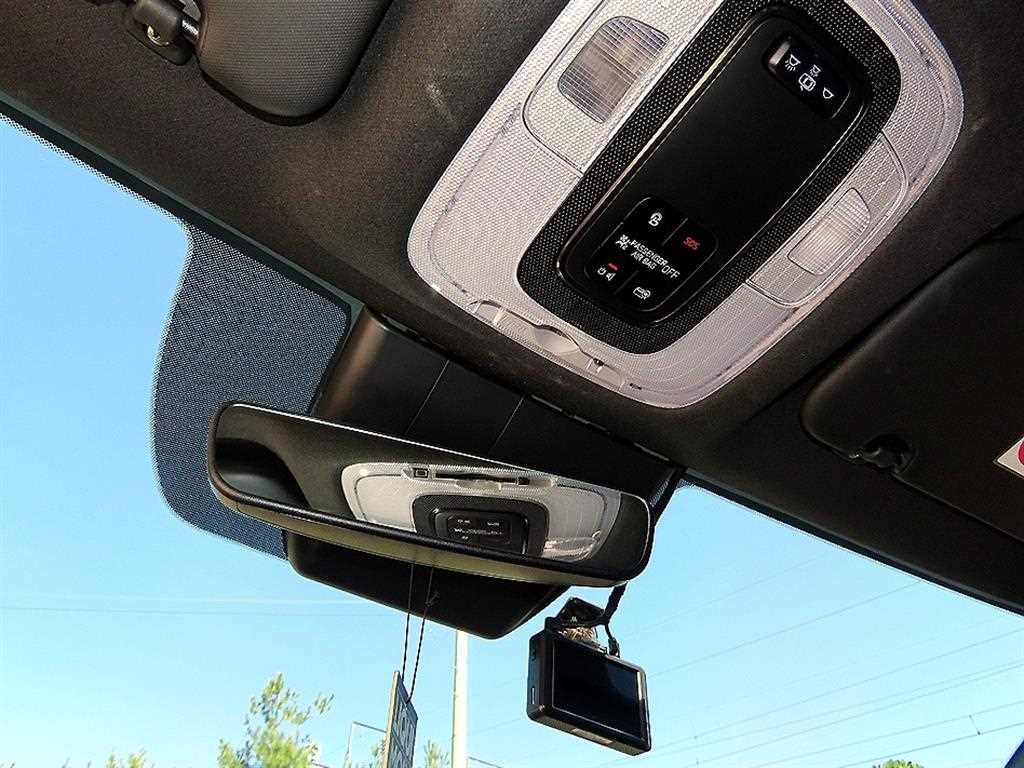 Hyundai Avante — photo 16