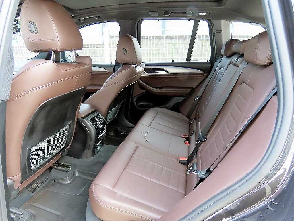 BMW X3 — photo 06