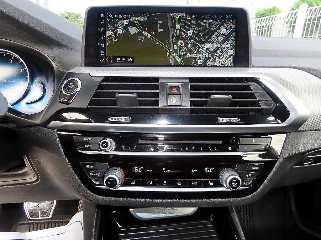 BMW X3 — photo 13