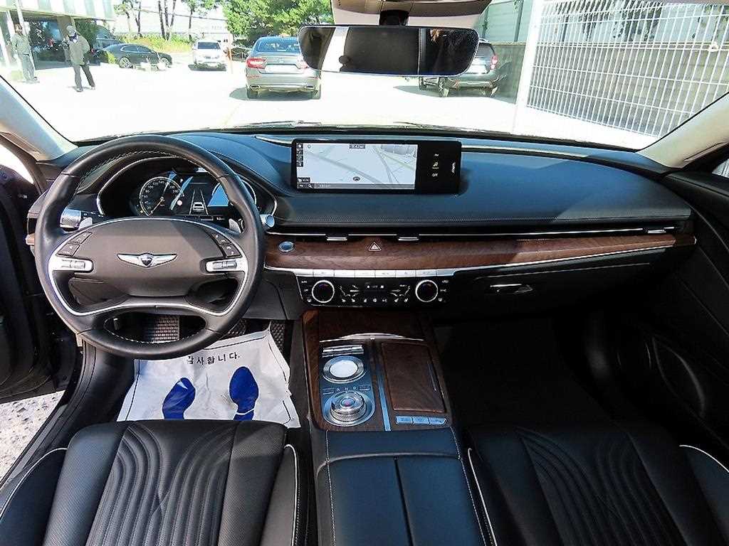 Genesis G80 — photo 07