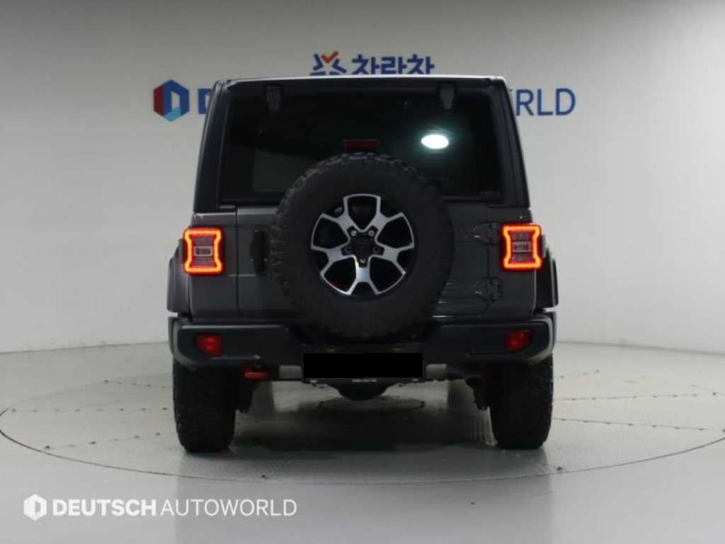 Jeep Wrangler — photo 04