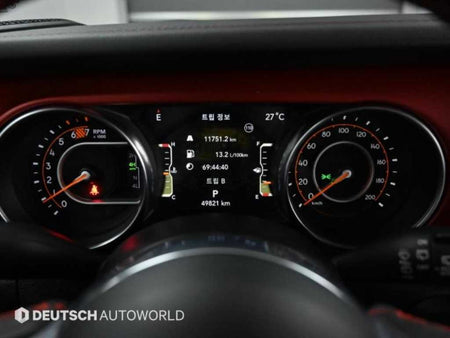 Jeep Wrangler — photo 08