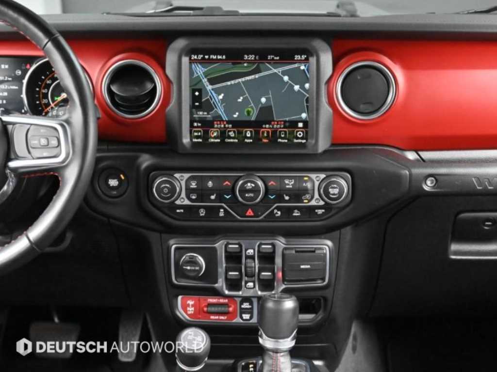 Jeep Wrangler — photo 14