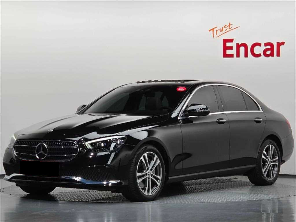 Mercedes-Benz E-Class — photo 01