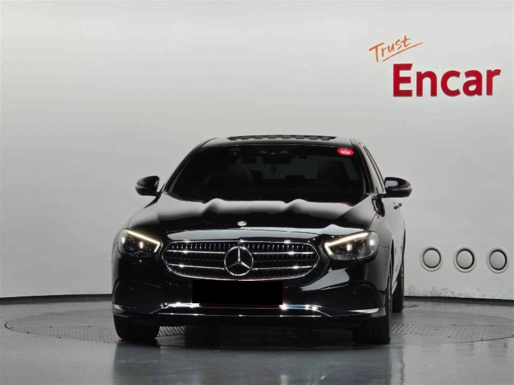 Mercedes-Benz E-Class — photo 03