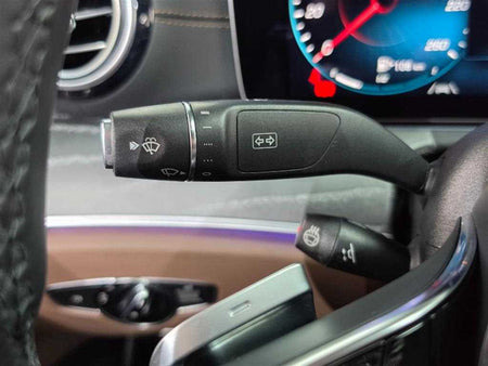 Mercedes-Benz E-Class — photo 08