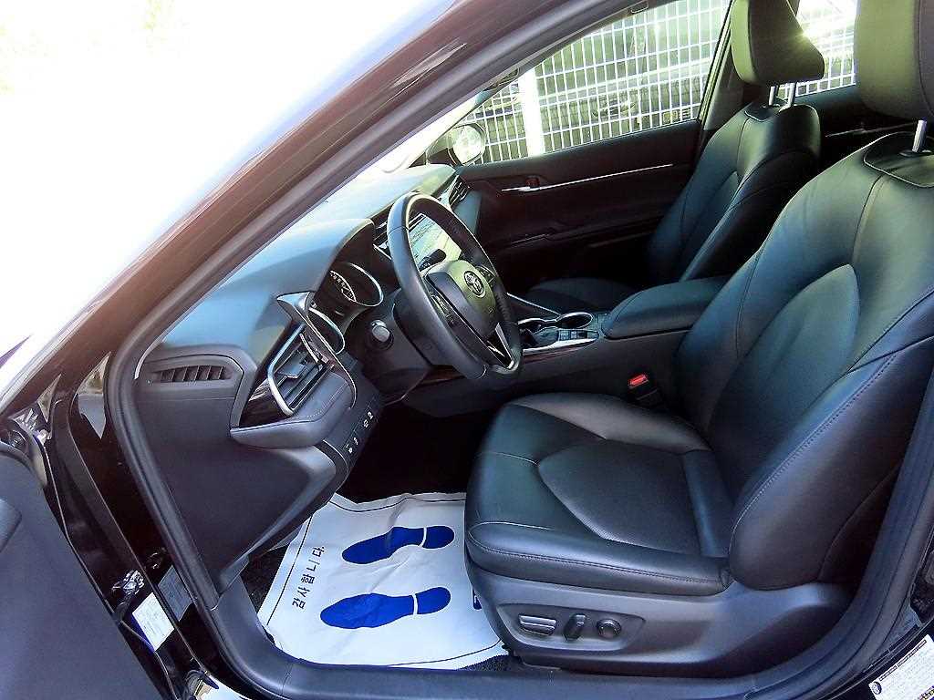Toyota Camry — photo 05