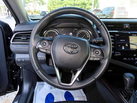 Toyota Camry — photo 08