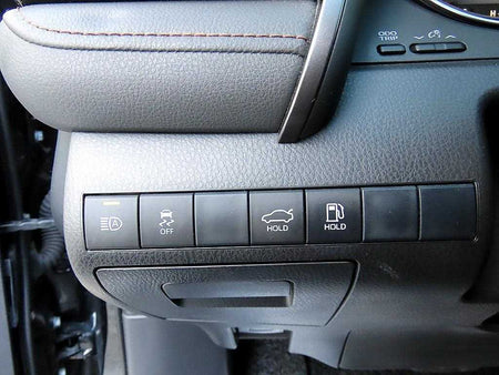 Toyota Camry — photo 11
