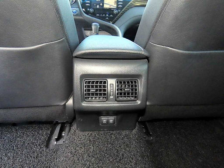 Toyota Camry — photo 17