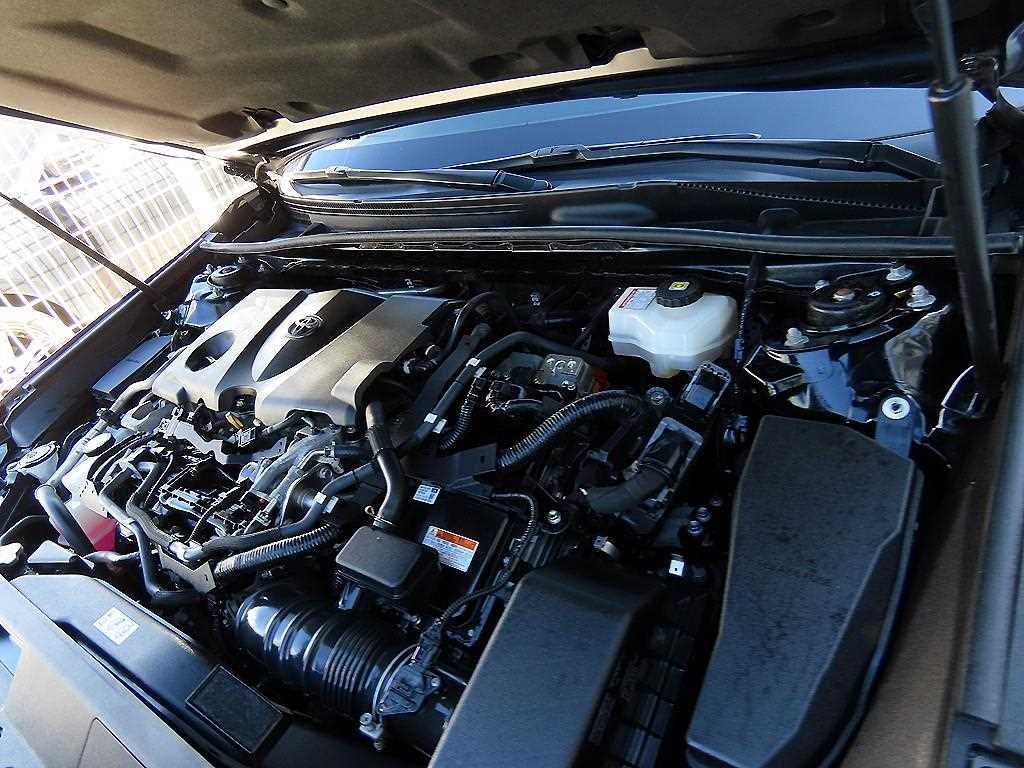 Toyota Camry — photo 19