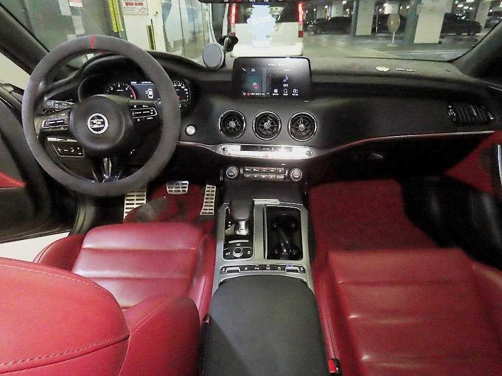 Kia Stinger — photo 10
