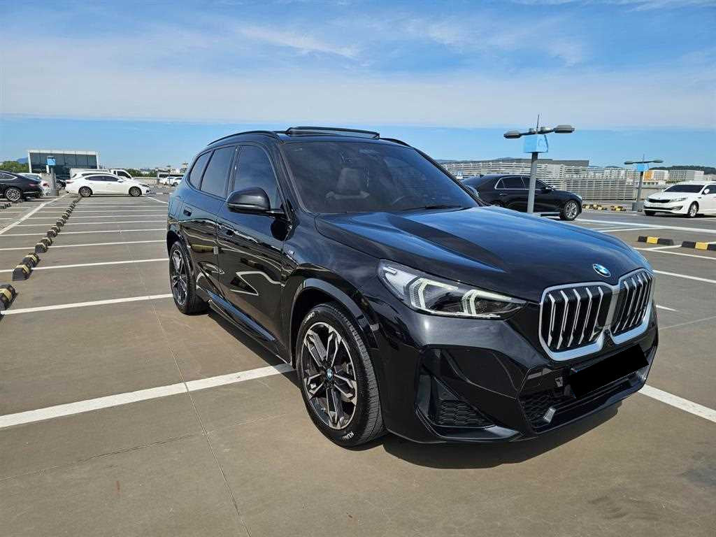 BMW X1 — photo 02