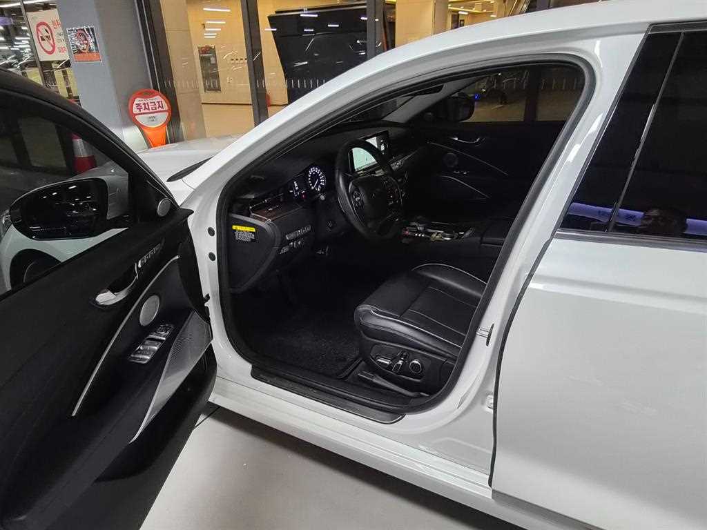 Kia K9 — photo 07
