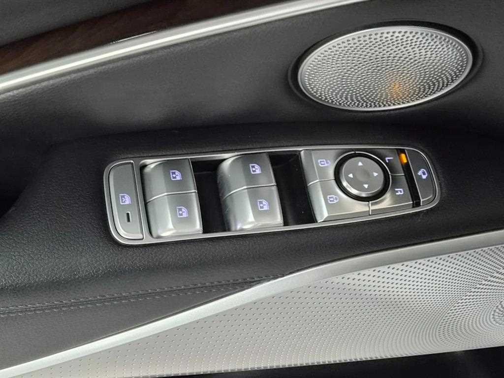 Kia K9 — photo 11