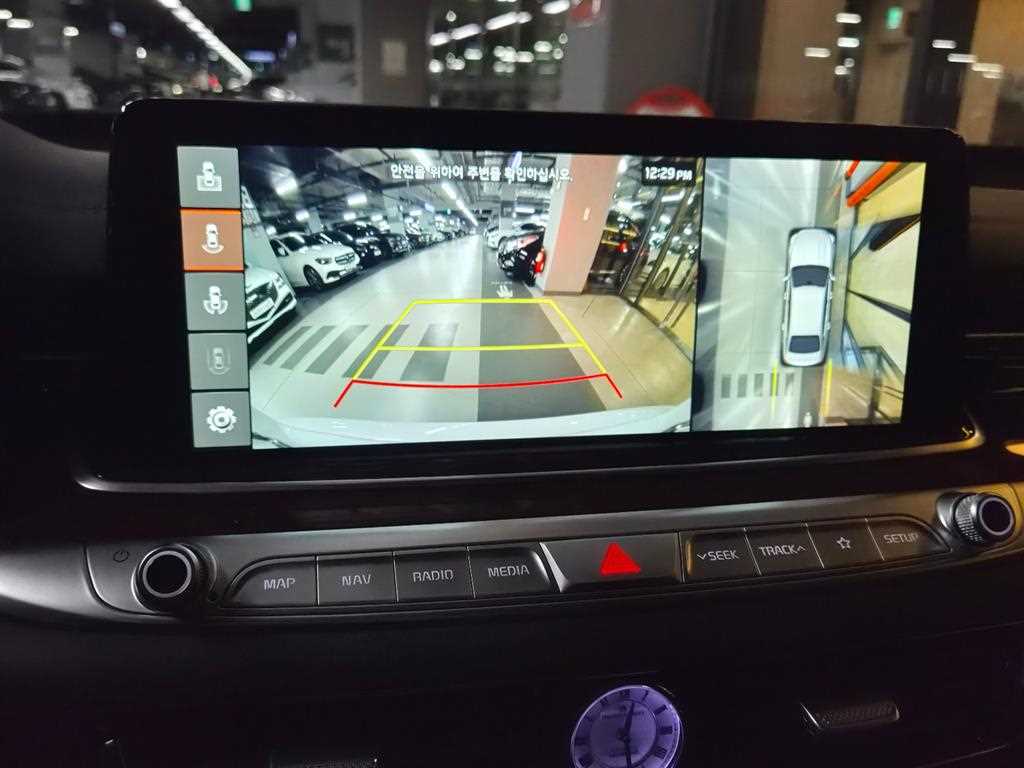 Kia K9 — photo 16