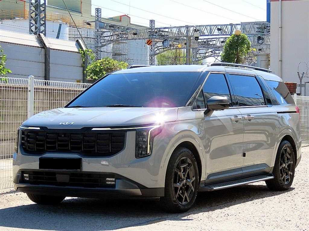Kia Carnival — photo 02