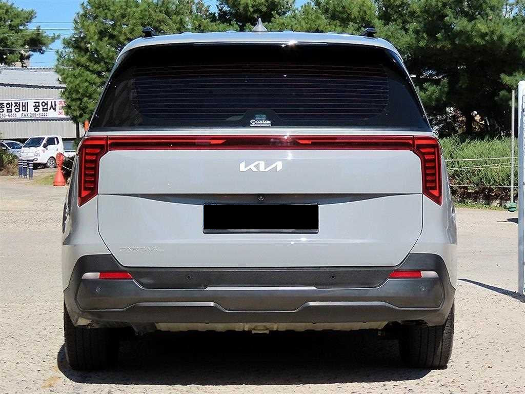 Kia Carnival — photo 04