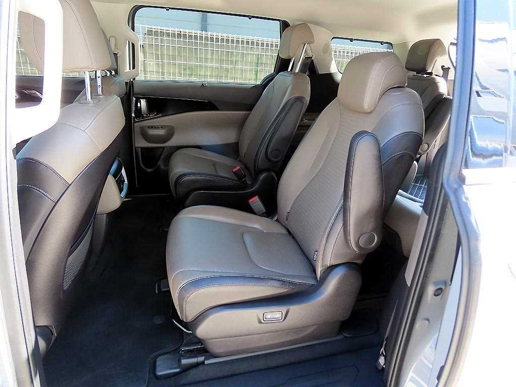 Kia Carnival — photo 06