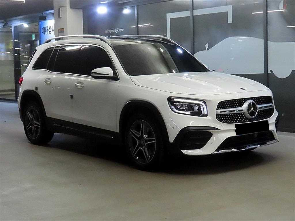 Mercedes-Benz GLB-Class — photo 01