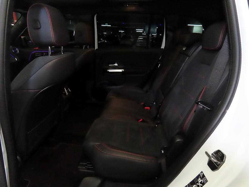 Mercedes-Benz GLB-Class — photo 07