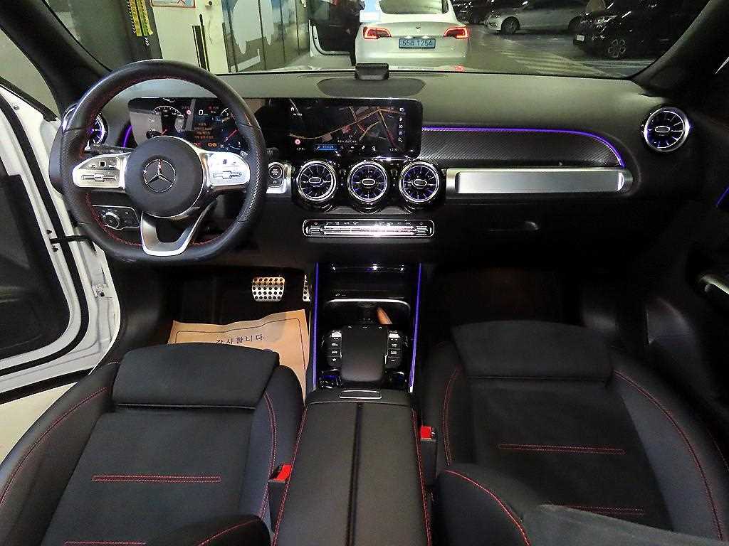 Mercedes-Benz GLB-Class — photo 10
