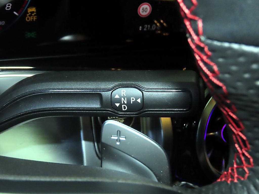 Mercedes-Benz GLB-Class — photo 13