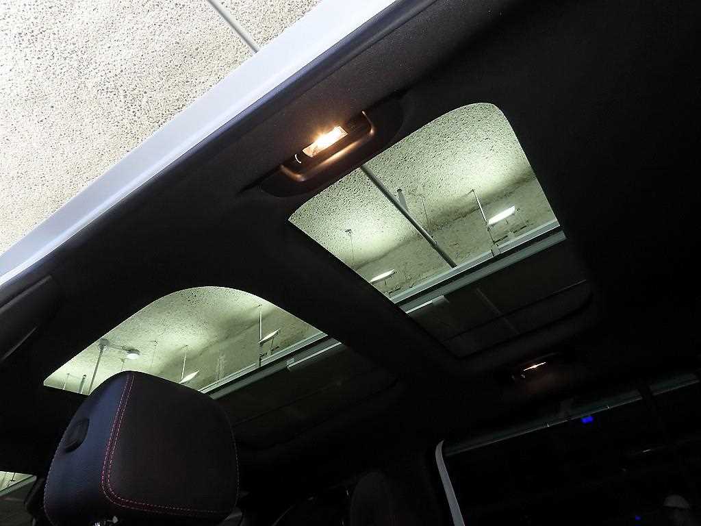 Mercedes-Benz GLB-Class — photo 16