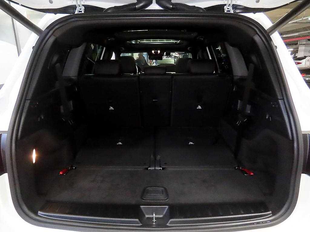 Mercedes-Benz GLB-Class — photo 17
