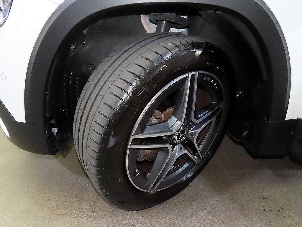 Mercedes-Benz GLB-Class — photo 20