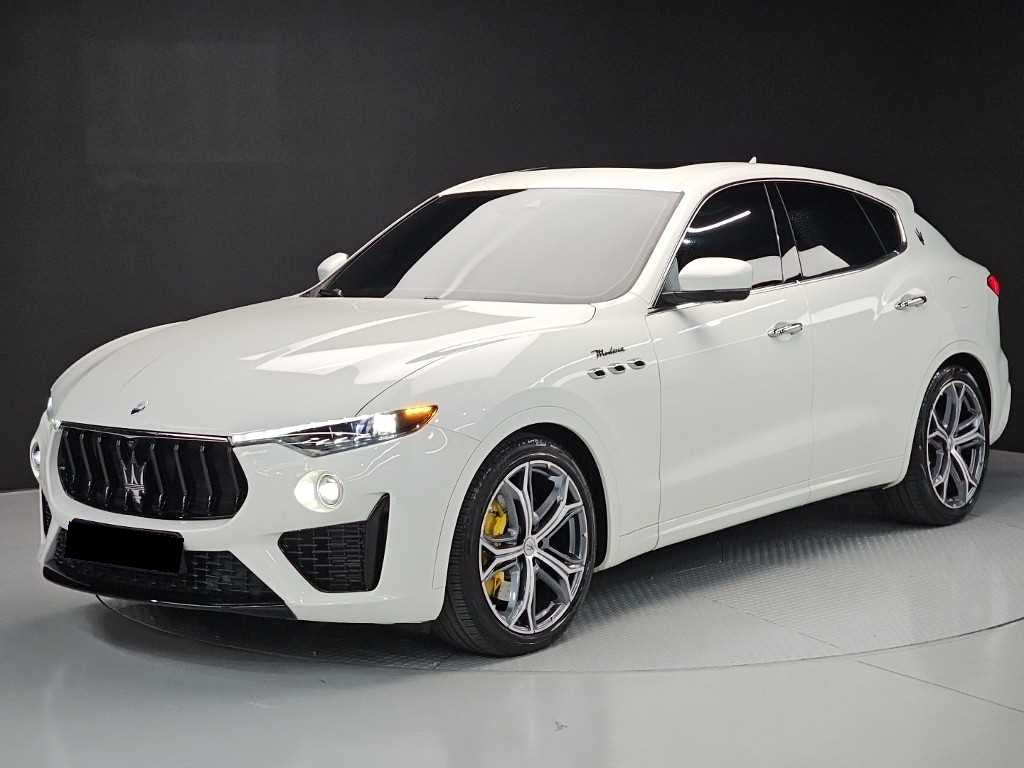 Maserati Levante — photo 01