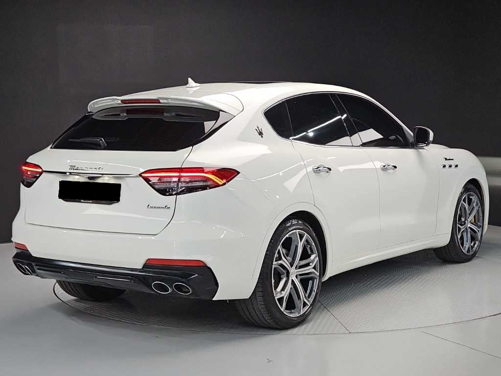 Maserati Levante — photo 04
