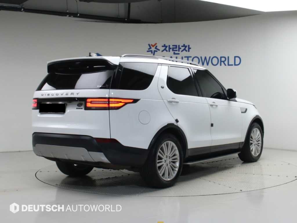 Land Rover Discovery — photo 02