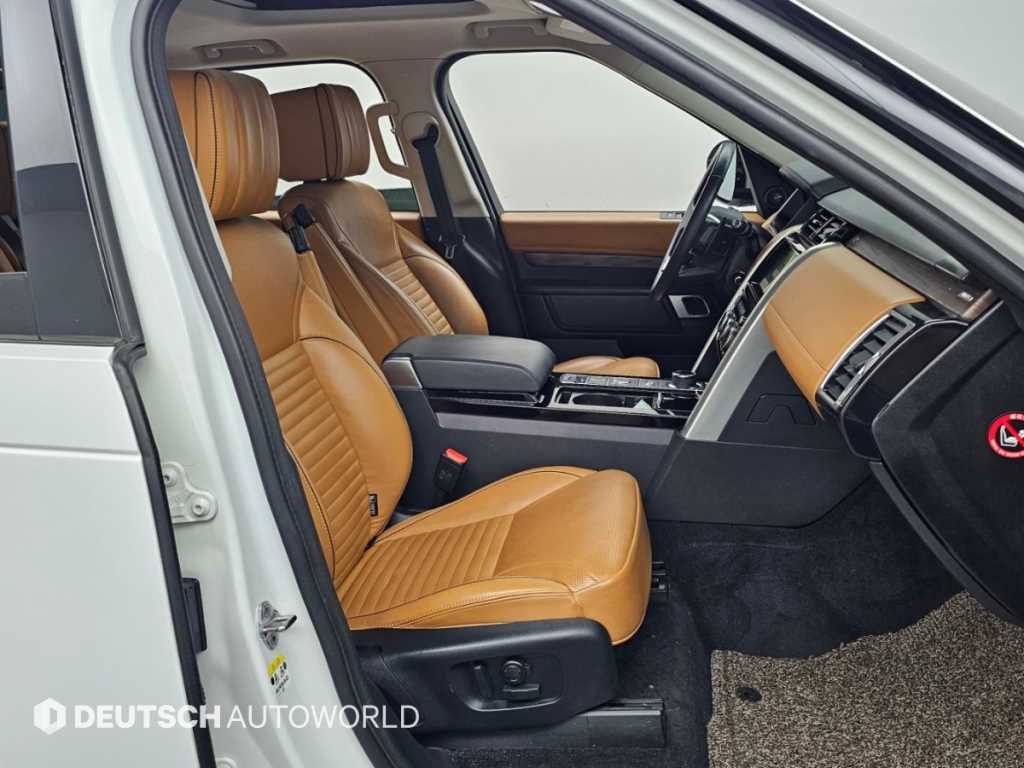 Land Rover Discovery — photo 14