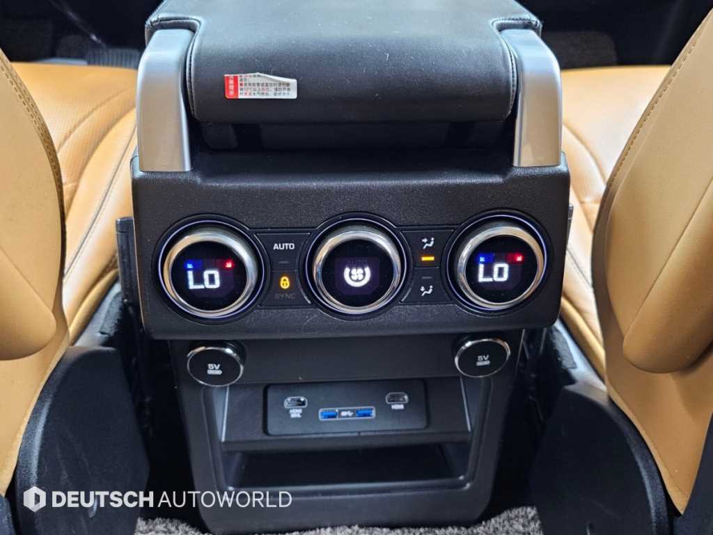 Land Rover Discovery — photo 17