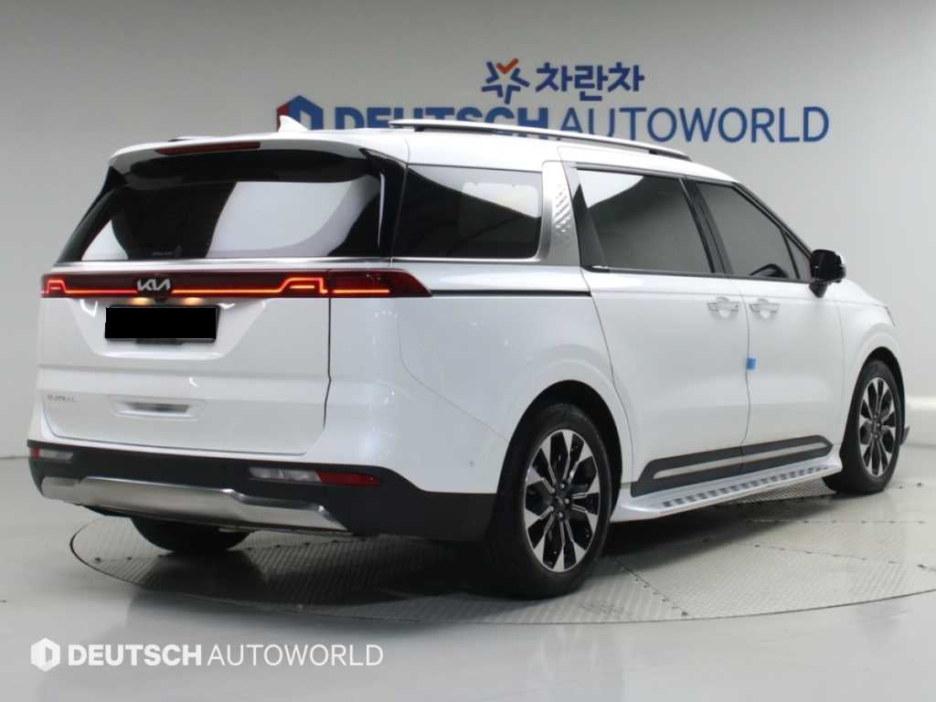 Kia Carnival — photo 02