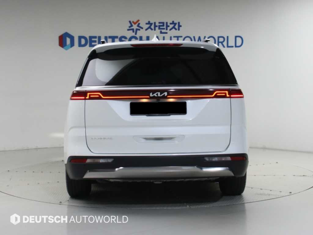 Kia Carnival — photo 04