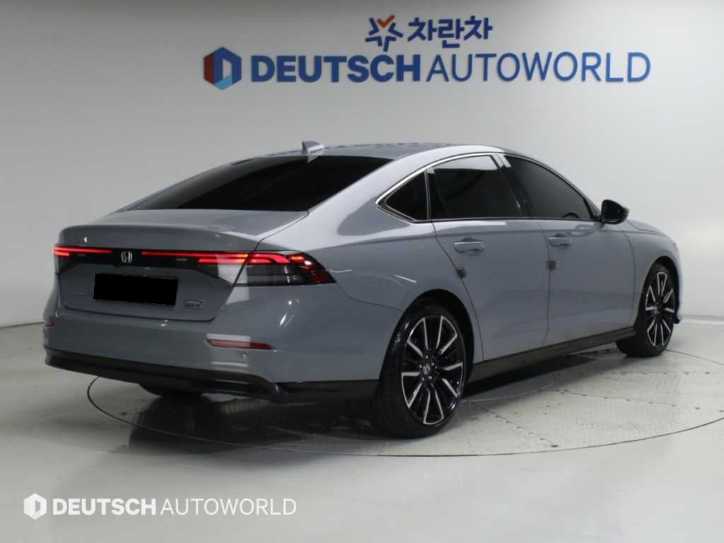 Honda Accord — photo 02