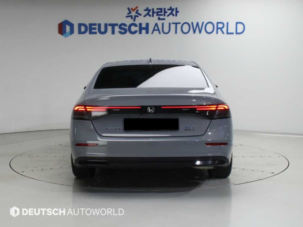 Honda Accord — photo 04