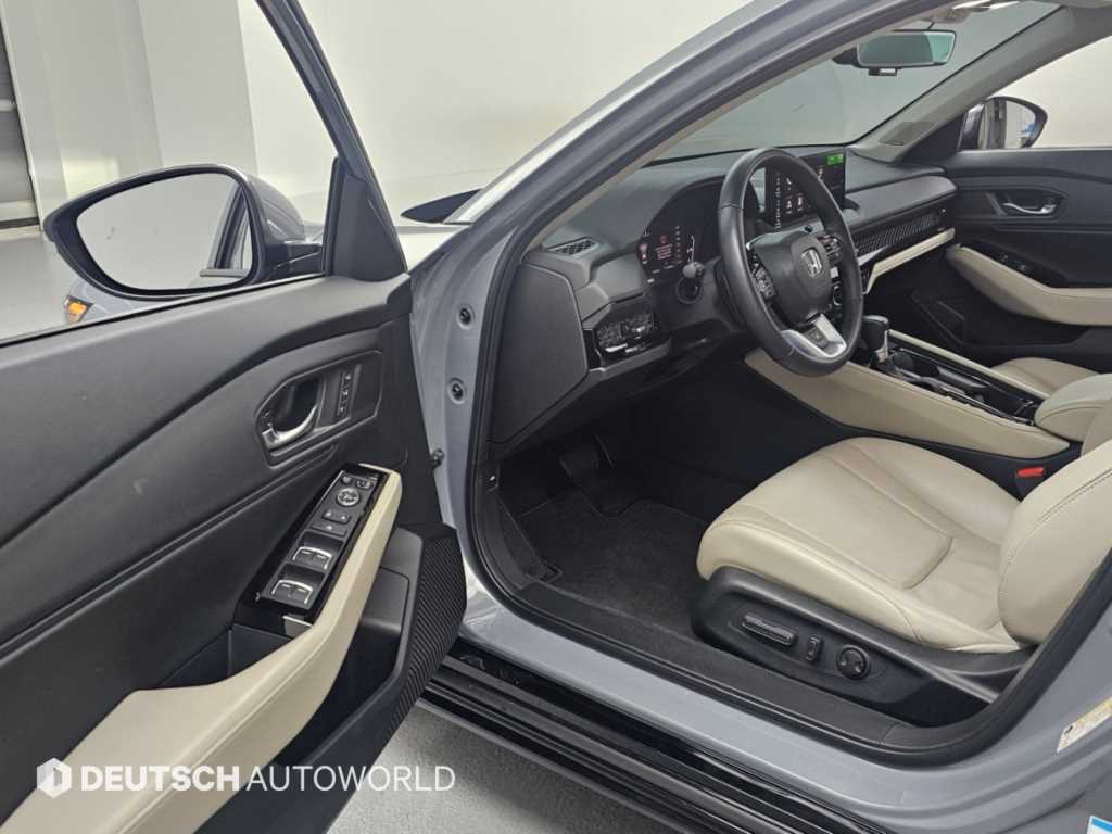Honda Accord — photo 11