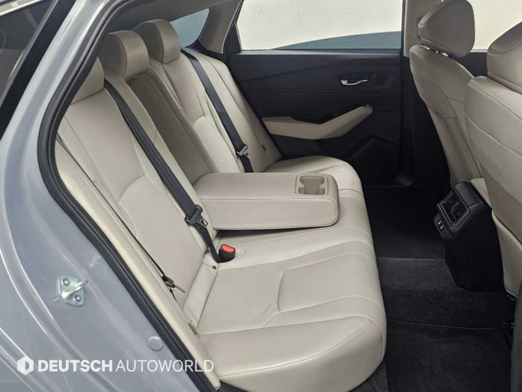 Honda Accord — photo 12