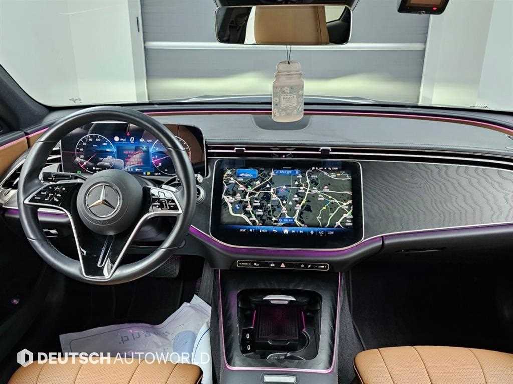 Mercedes-Benz E-Class — photo 07