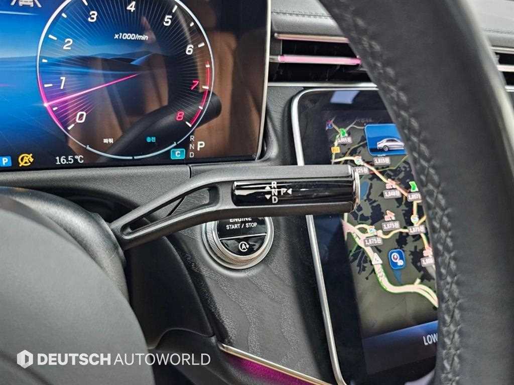Mercedes-Benz E-Class — photo 09