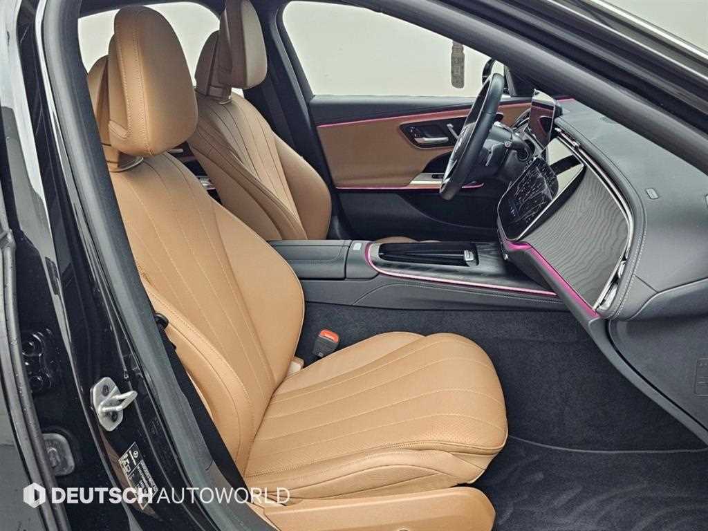 Mercedes-Benz E-Class — photo 10