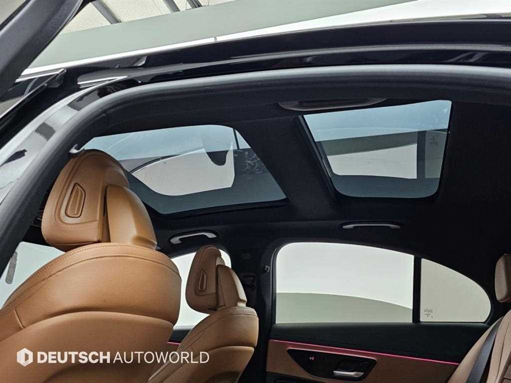 Mercedes-Benz E-Class — photo 18