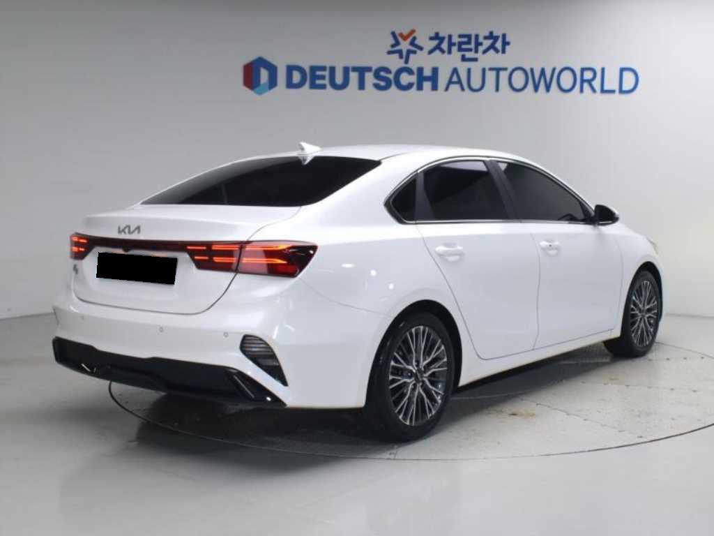 Kia K3 — photo 02