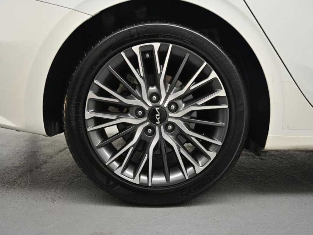 Kia K3 — photo 05